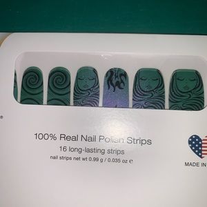 RAISE YOUR SPIRITS Halloween Color Street Retired